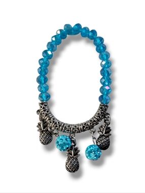EUC Boho Turquoise/Silver Crystal Beaded Pineapple Charm Stretch Bracelet
